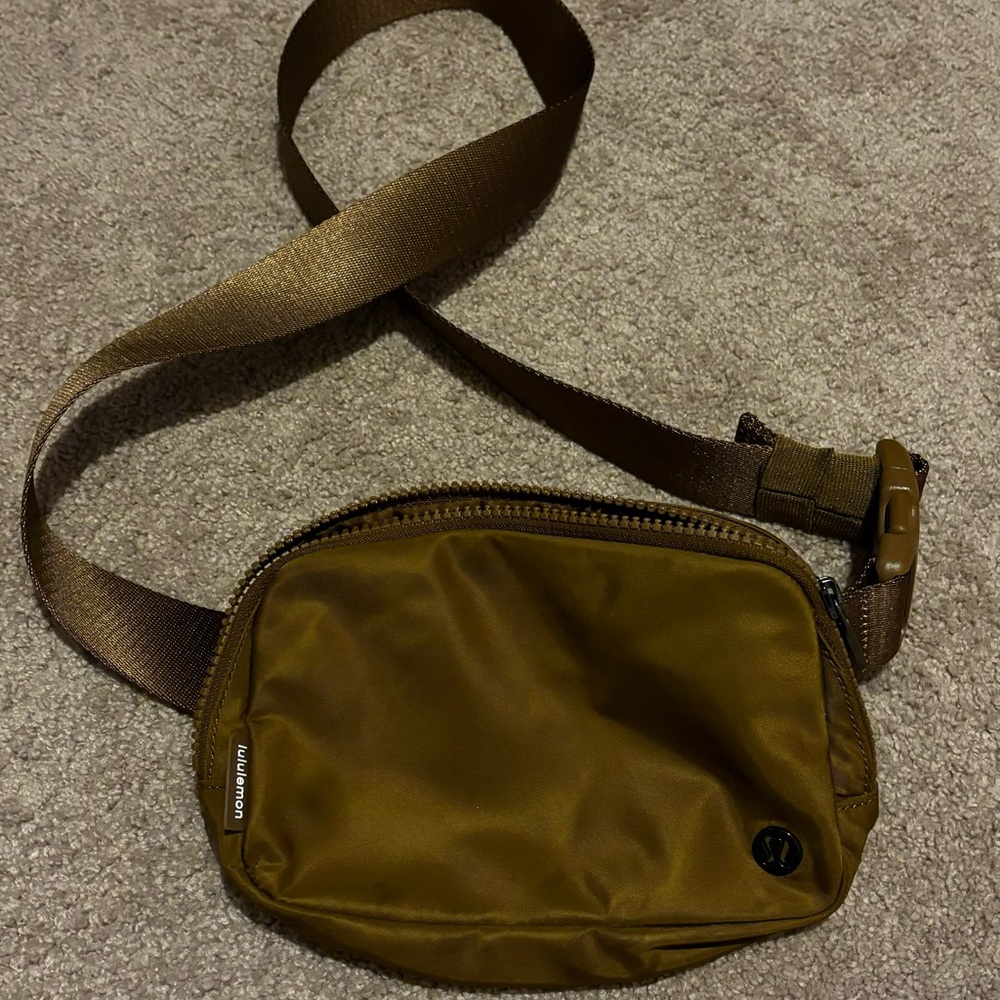 Lululemon belt bag